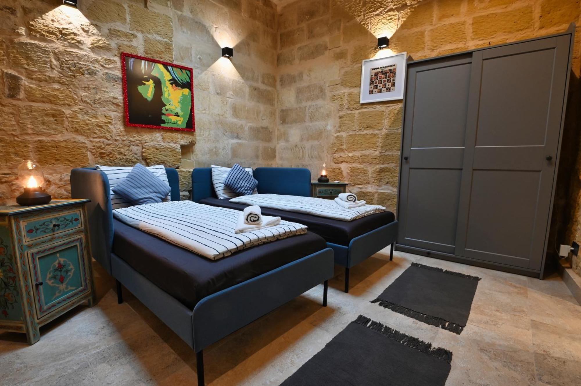 Il Luzzu - More Room For You! Victoria Buitenkant foto